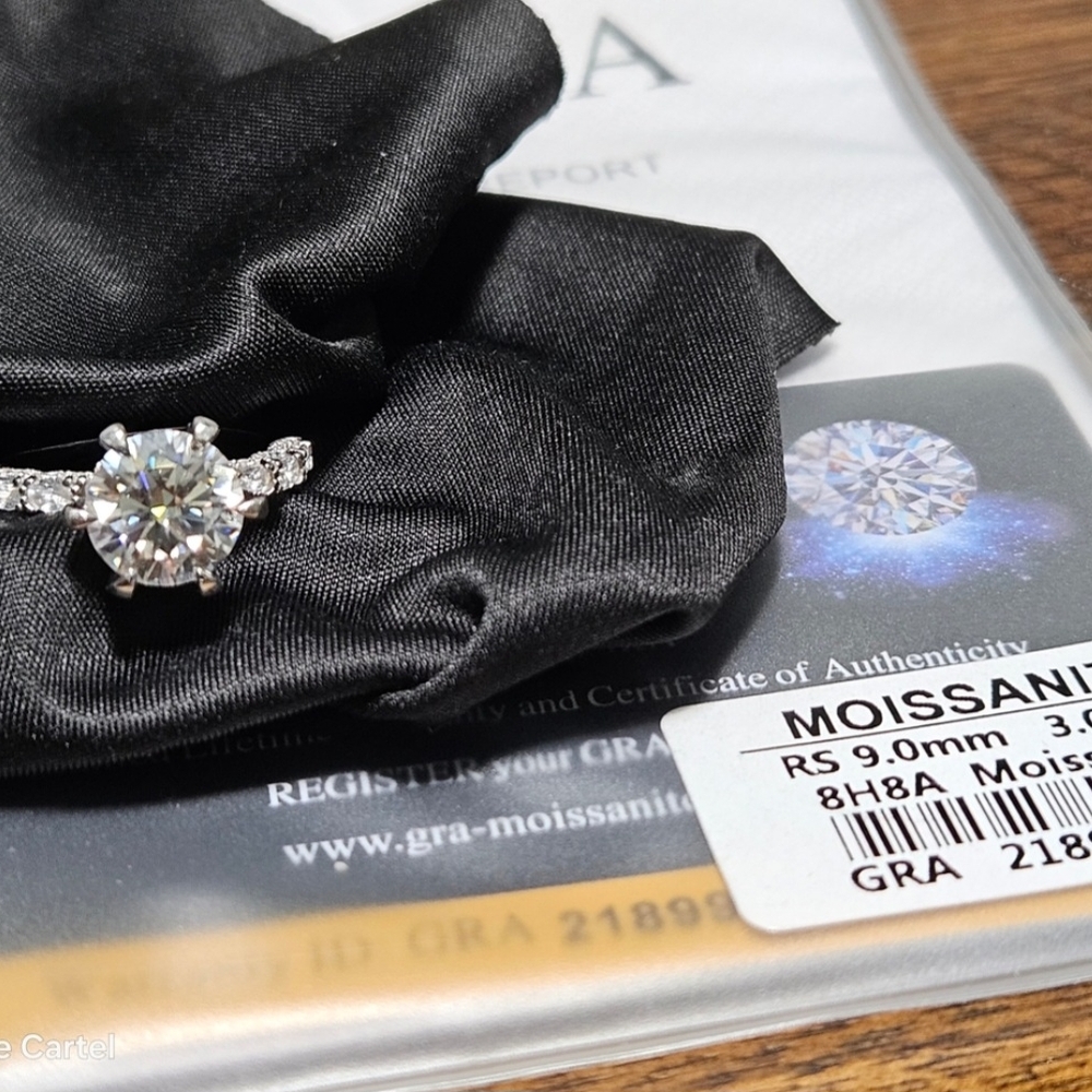 Diamond Moissanite Engagement Ring 3CTW NIB VVS1 Color D .925 Silver w/ GRA Cert - Picture 4 of 14